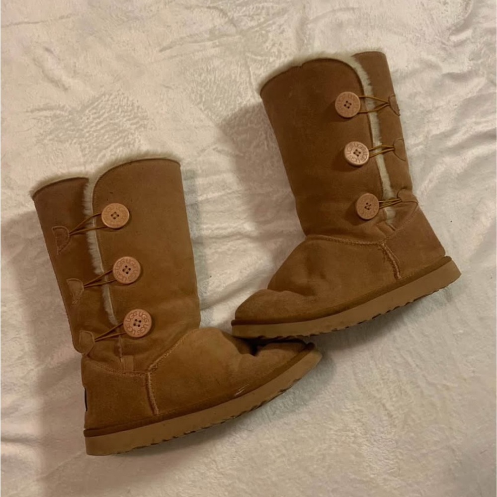 Bailey Button Uggs